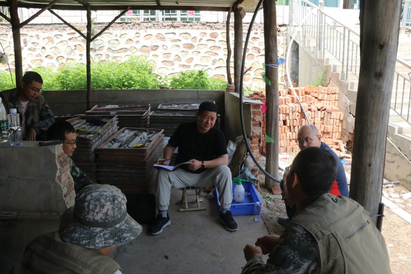 3娣卞叆寮€灞曡皟鏌ョ爺绌? 鍦ㄢ€滆В闅锯€濅笂涓嬪姛澶?(2)_鍓湰.jpg